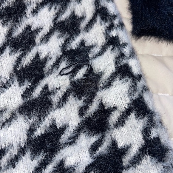 FASHION NOVA HOUNDSTOOTH SWEATER SET - Picture 7 of 8